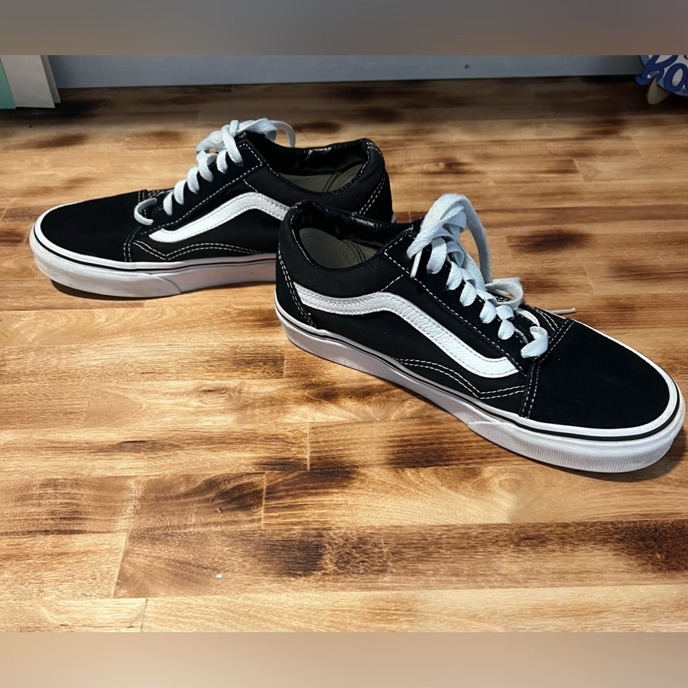 Vans Unisex Canvas Black and White Sneakers~ Mens 5/ WO's 6.5 - Picture 2 of 7
